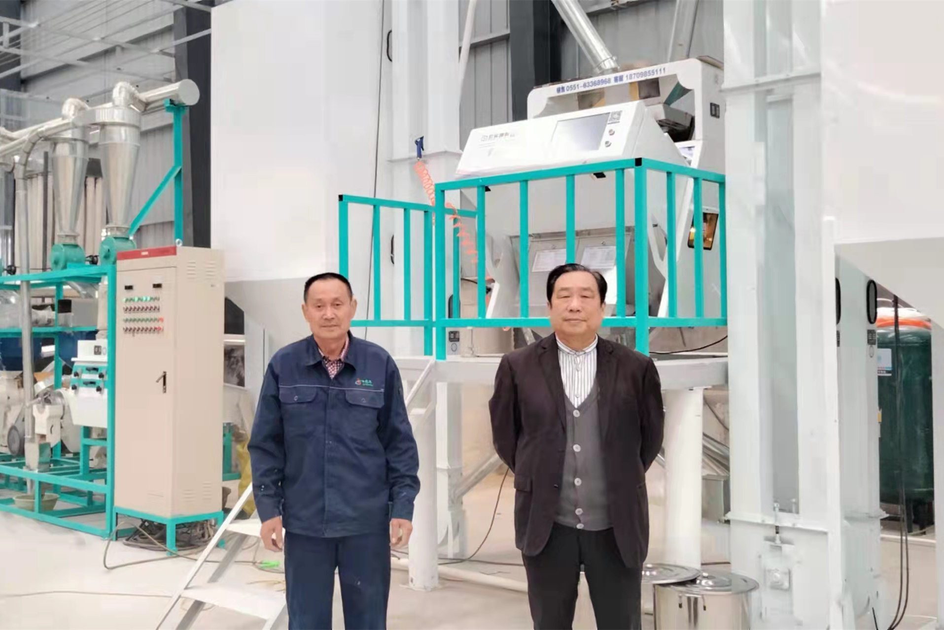 许昌小米加工设备客户留念合影